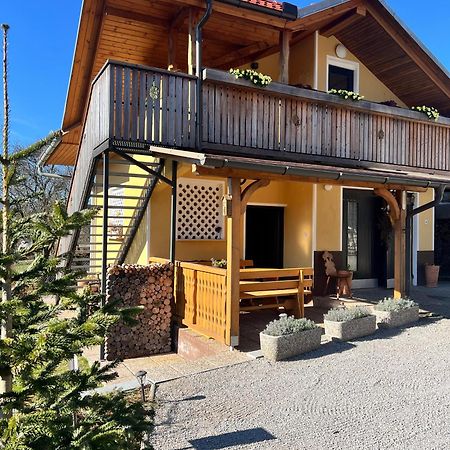 Beewood Apartment Križe 外观 照片
